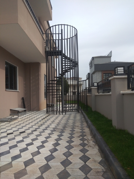 yuvarlak yangın merdiveni, dairesel yangın merdiveni, spiral yangın merdiveni